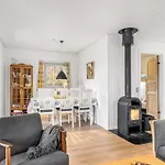 Lonneke - 800m From The Sea By Interhome *