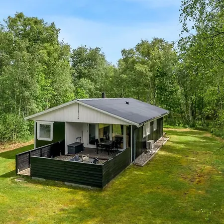 Lonneke - 800m From The Sea By Interhome *